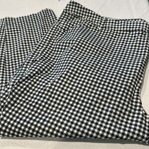 Old Navy high rise, pixie Black White Checkered Chinos Size 28 new without tags
